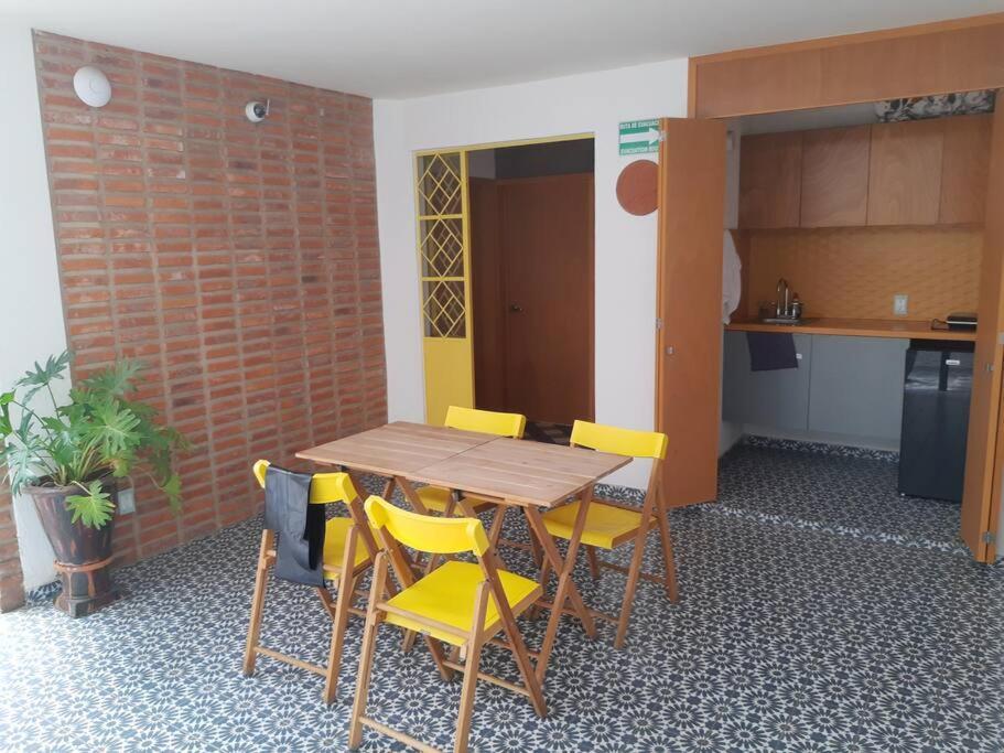 Estudio #5 Casa Fatima, 8 Min Del Centro 1 Persona グアダラハラ エクステリア 写真