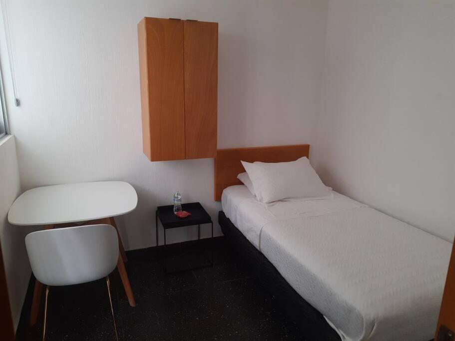 Estudio #5 Casa Fatima, 8 Min Del Centro 1 Persona グアダラハラ エクステリア 写真